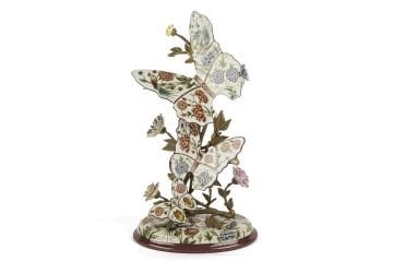 Pembe Dekoratif Kelebek Standı 25x44cm