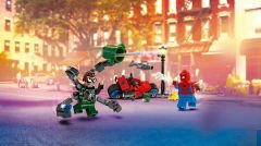 LEGO Super Heroes Motosiklet Takibi Örümcek Adam Doktor Oktopus’a Karşı 76275