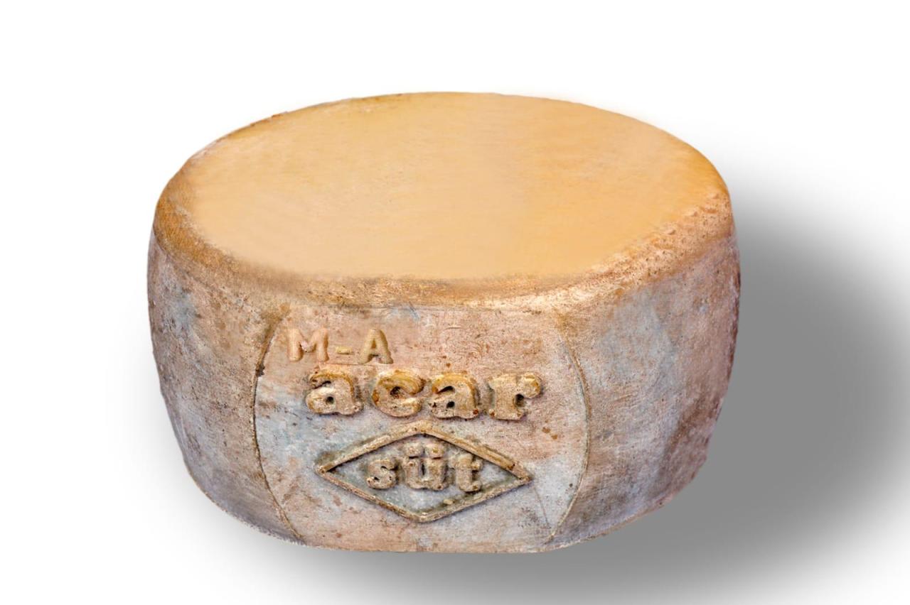 Eski Kaşar Peyniri (Kars Kaşarı) 12200 g -12500 g