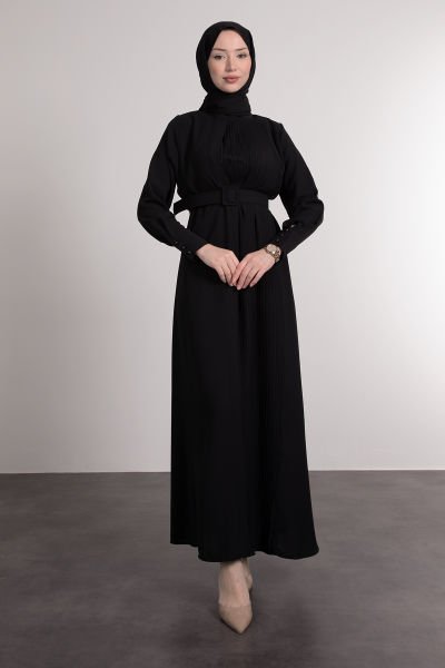 Önü Şeritli Mini Piliseli Tesettür Elbise Siyah