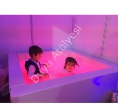 Işıklı Top Oyun Havuzu Soft Play