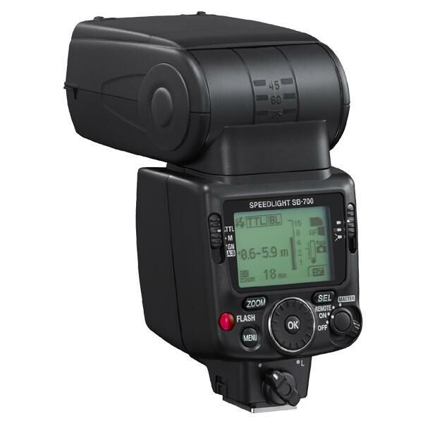 Nikon Speedlight SB-700 Flaş