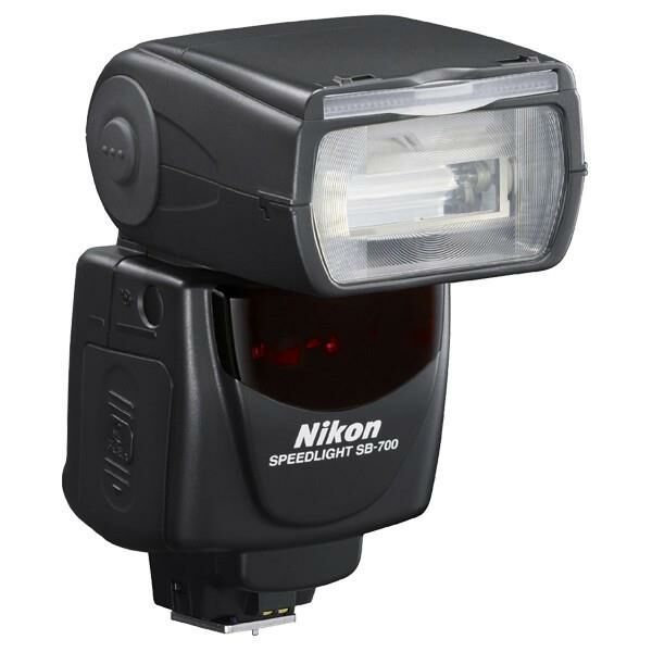 Nikon Speedlight SB-700 Flaş