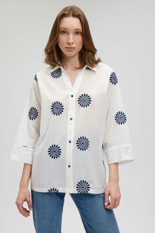 Mavi Uzun Kollu Beyaz Kadın Gömlek 1210705-620