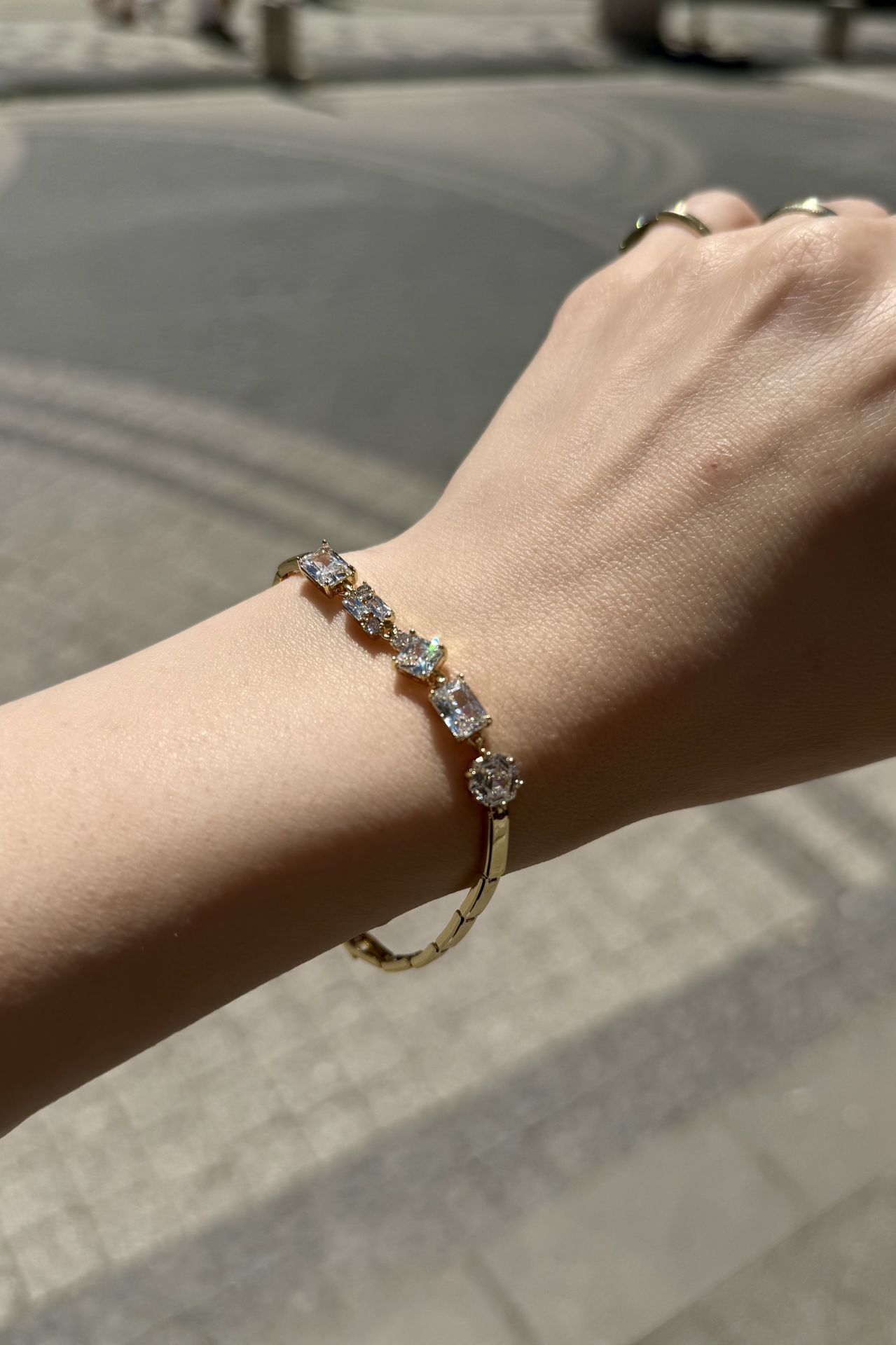 VIP Asimetrik Zirkon Taş İşleme Bileklik 19 cm 14K