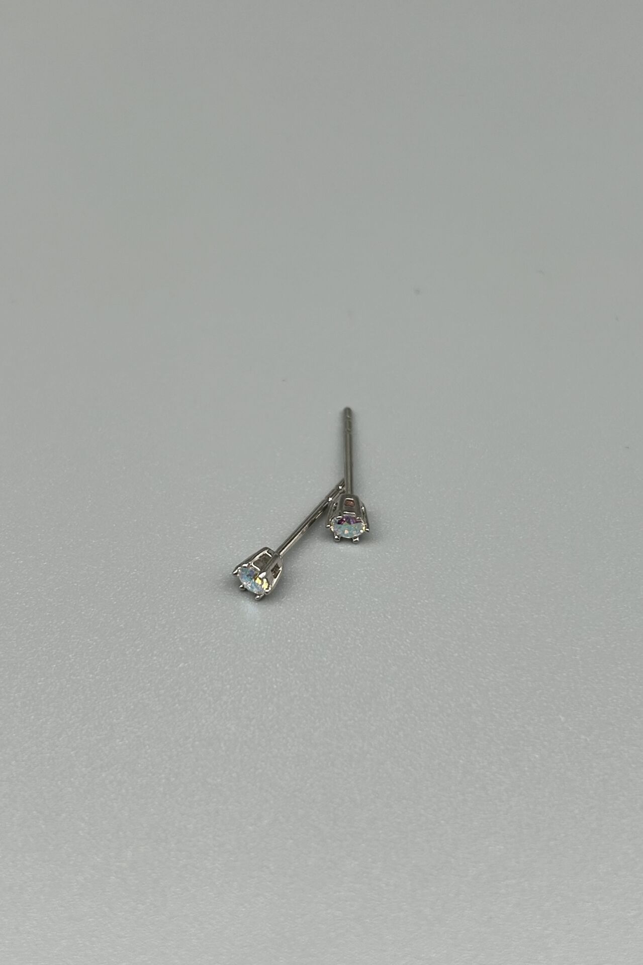 VIP Renkli Tek Taş Küpe 3 mm Gümüş Renk