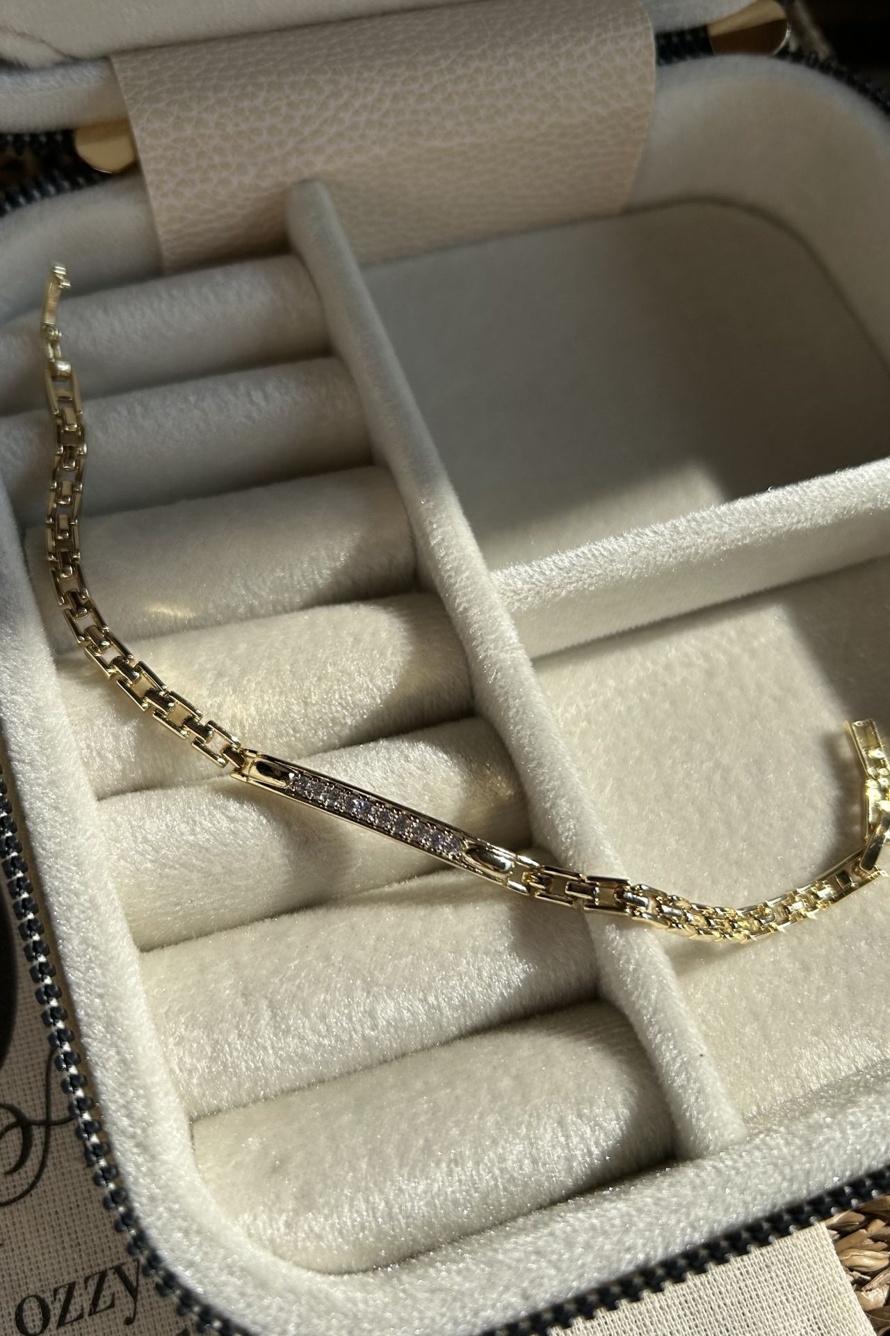 VIP Tek Sıra Gömme Taşlı İnce Künye Bileklik 17 + 2 cm 14K