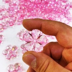 Akrilik 30mm (3cm) Pembe Renk Çiçek Model Boncuk Ortası Delikli 40 Adet