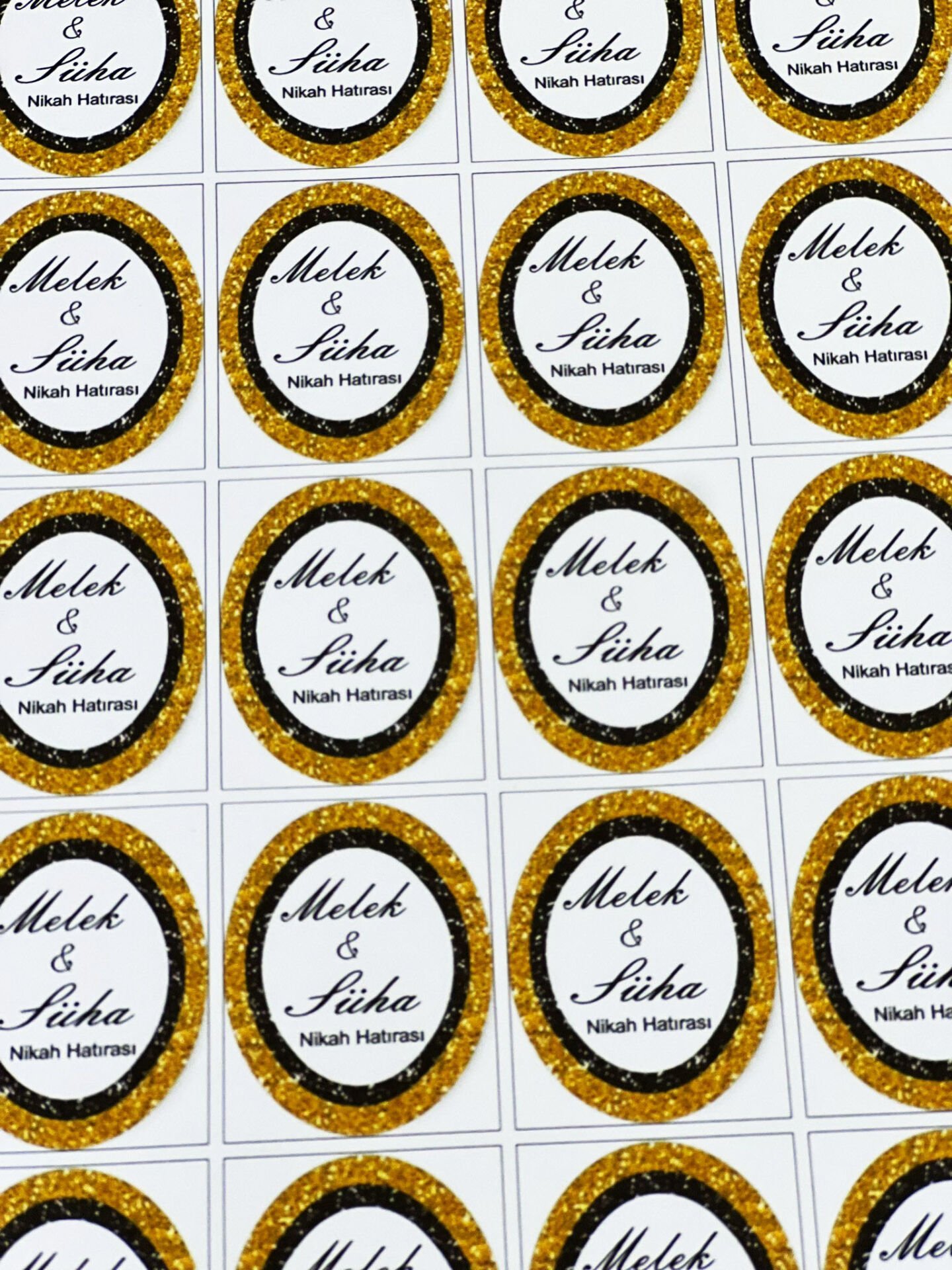 Yapışkanlı İsim Etiketi 3,5 x 4.5 cm Gold Siyah 30 Adet  Kına - Söz - Nişan - Nikah - Bebek Etiketi