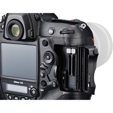 Nikon D5 Body DSLR Fotoğraf Makinesi