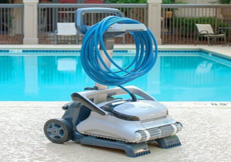 Havuz Temizliği İçin Yenilikçi Çözüm: Dolphin C4 Robotik Havuz Robotu