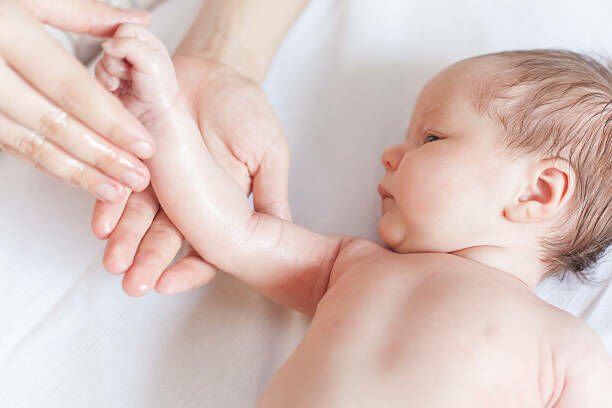 Bebek Yağı: Cilt Bakımında Mucizevi Dokunuş