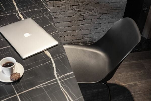 Metal Ayak Plastik Rahat Oturumlu Modern Çimento Gri Mutfak Sandalyesi Modelleri