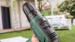 Bosch UniversalDrill 18 Çift Akülü Delme Vidalama Makinesi (2 x 1,5Ah)