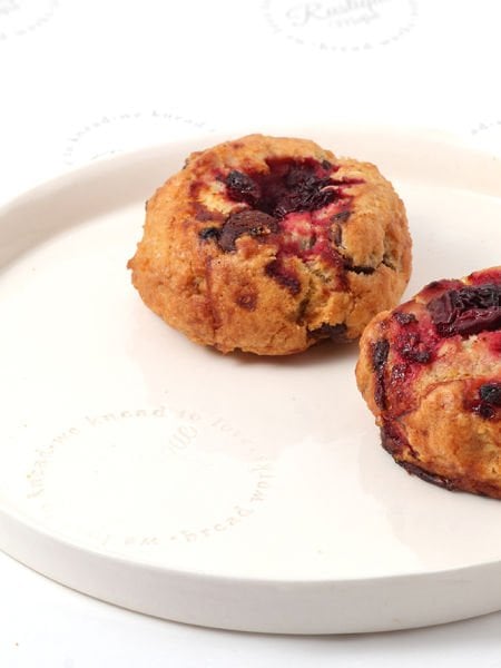 Cherry Berry Cookie (vişne, frambuaz, çikolata parçacıklı)