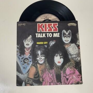 Kiss – Talk To Me