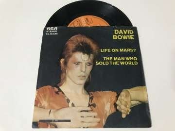David Bowie – Life On Mars? / The Man Who Sold The World