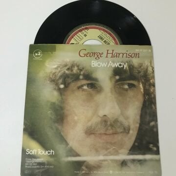 George Harrison – Blow Away