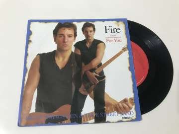 Bruce Springsteen & The E-Street Band – Fire