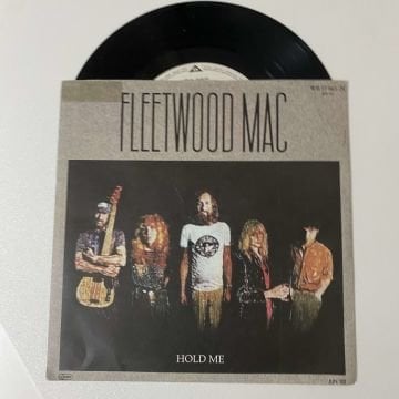 Fleetwood Mac – Hold Me