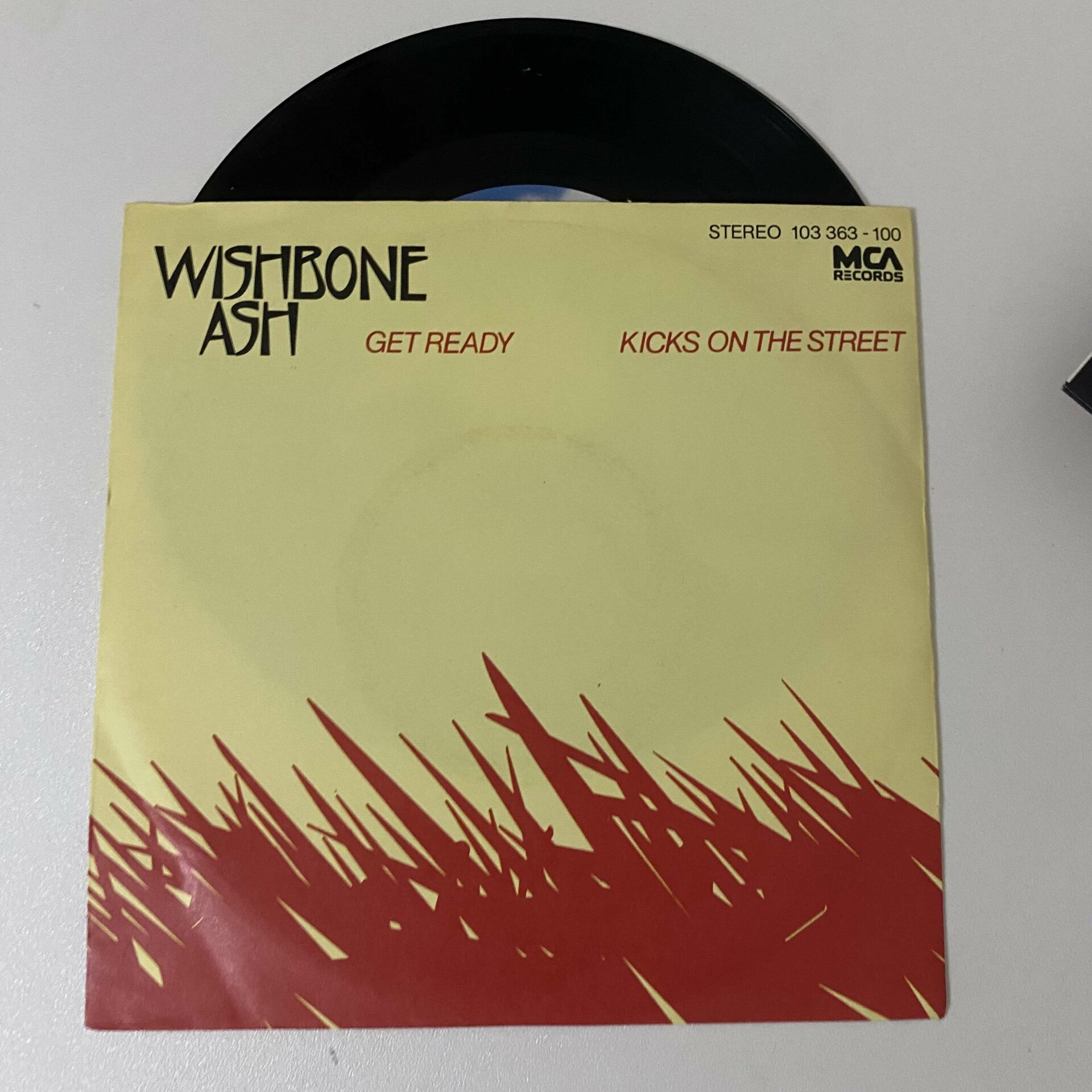 Wishbone Ash – Get Ready / Kicks On The Street