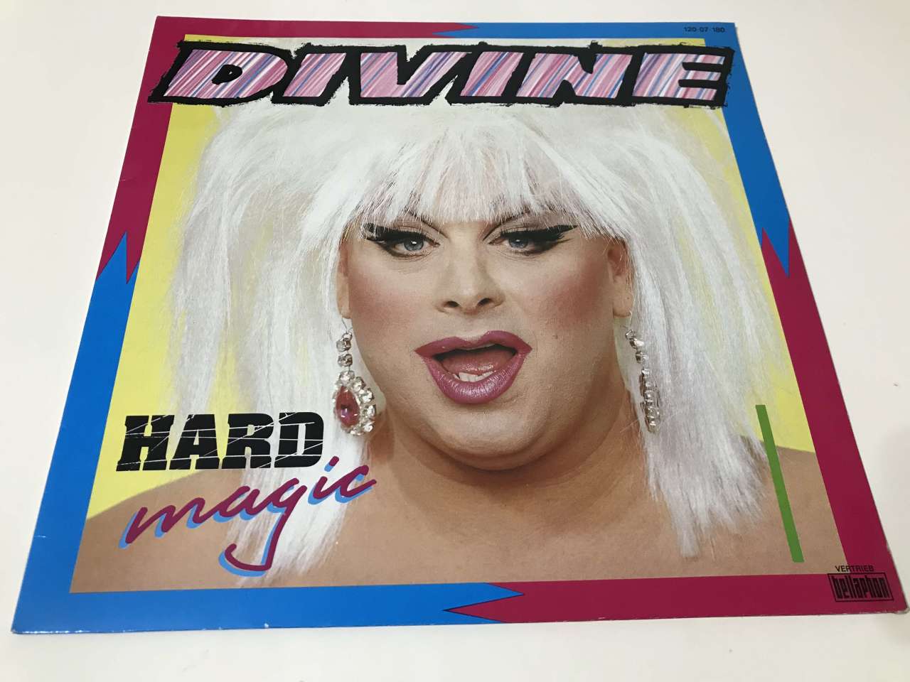 Divine – Hard Magic