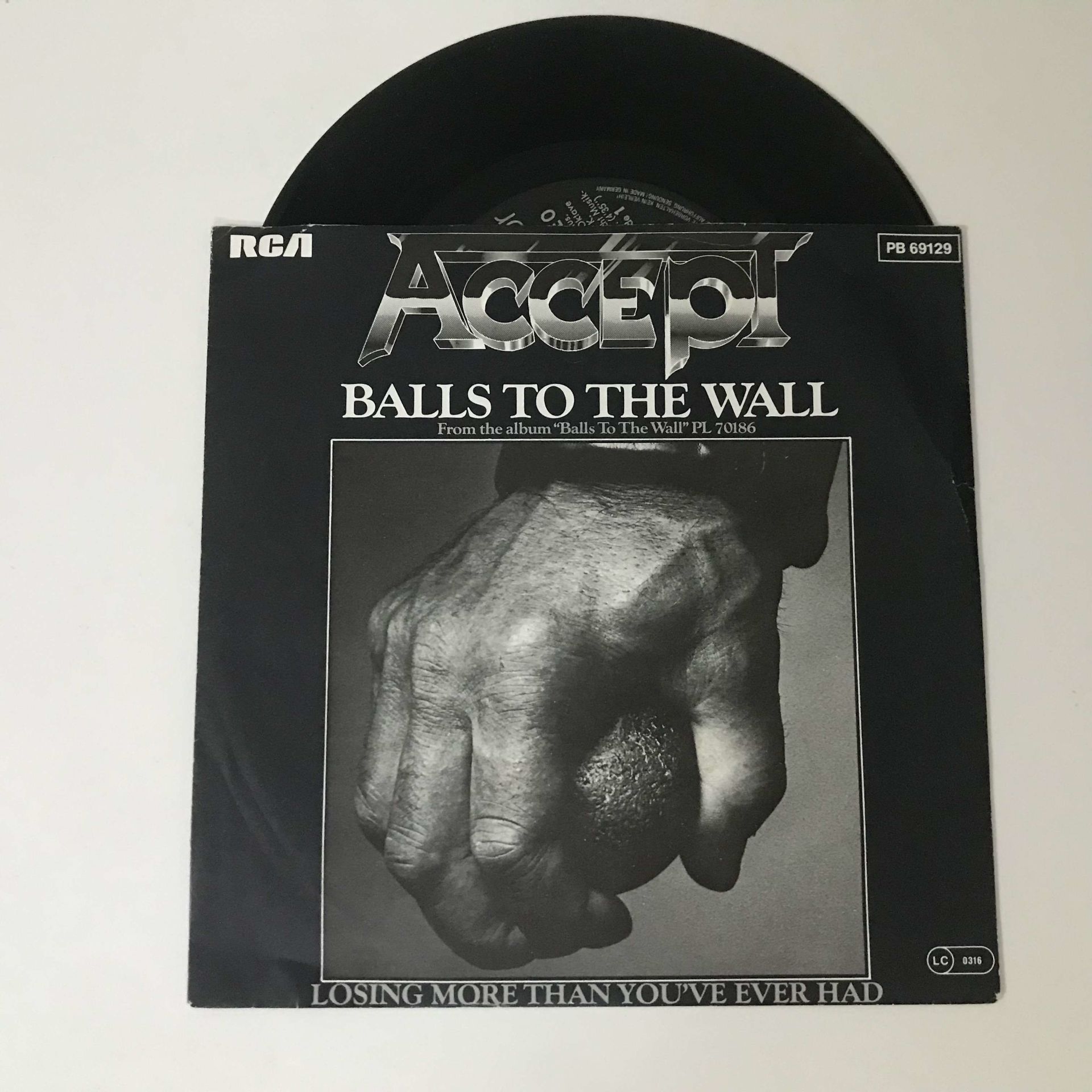 Accept – Balls To The Wall