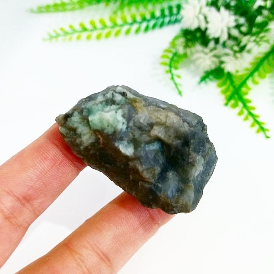 Biotite Zümrüt Doğal Taş Kütle - MNR1020