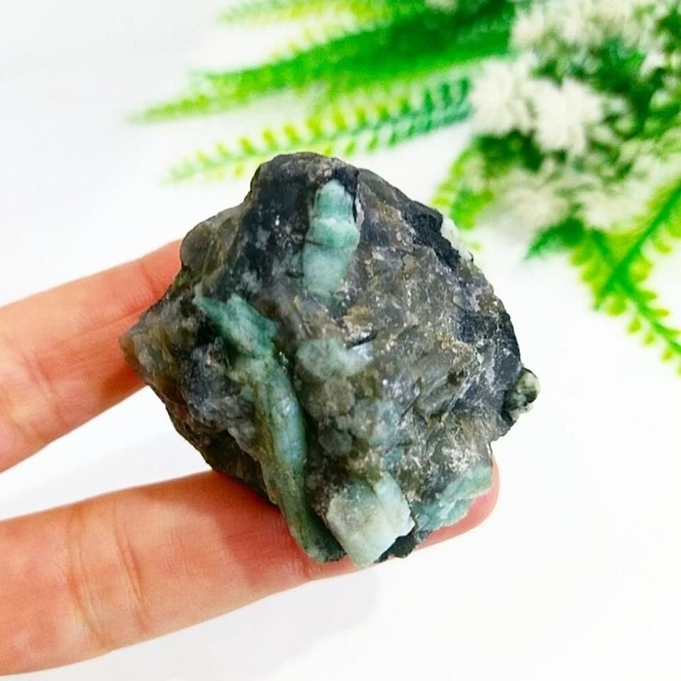 Biotite Zümrüt Doğal Taş Kütle - MNR1021