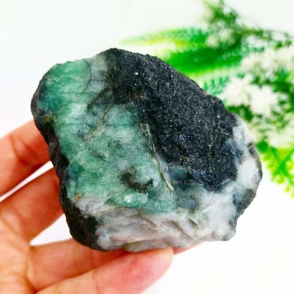 Biotite Zümrüt Doğal Taş Kütle - MNR1027