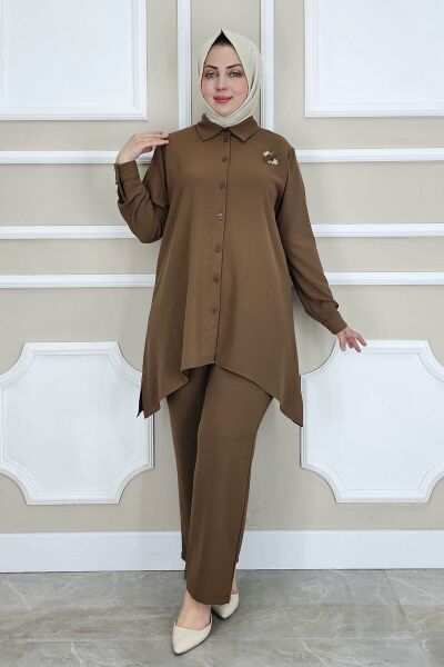 PYS KADIN BROŞ DETAYLI TESETTÜR TAKIM KAHVERENGİ - 2 BEDEN