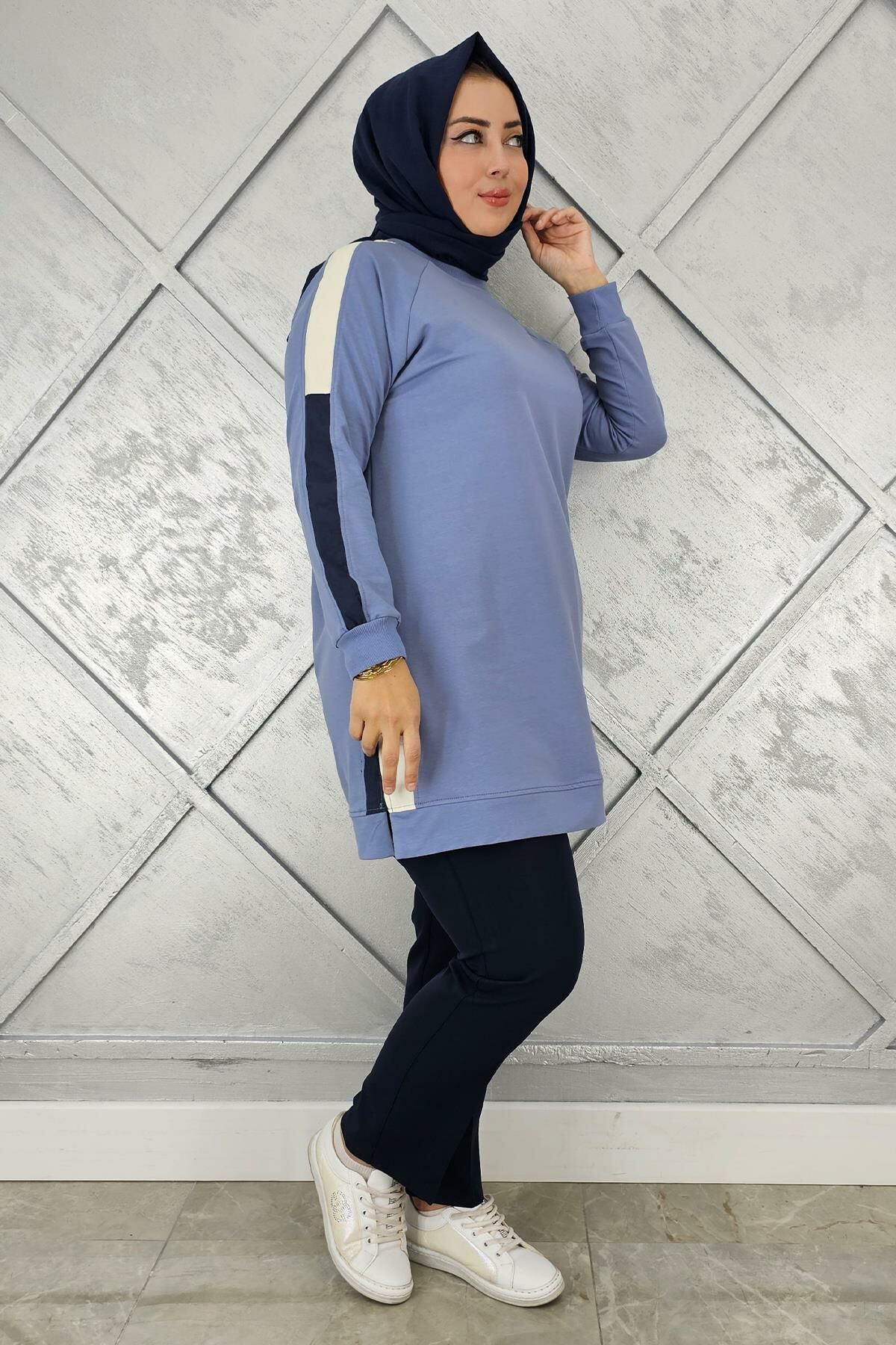 KADIN KOLLARI KOMBİNLİ TESETTÜR TUNİK MAVİ - ARA BEDEN