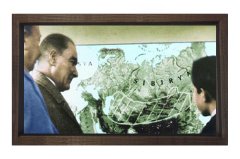 Atatürk ve Harita Tablosu