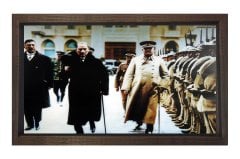 Atatürk Orduyu Selamlarken Tablosu