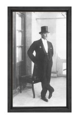 Şapka Ve Takım Elbise Atatürk Tablosu