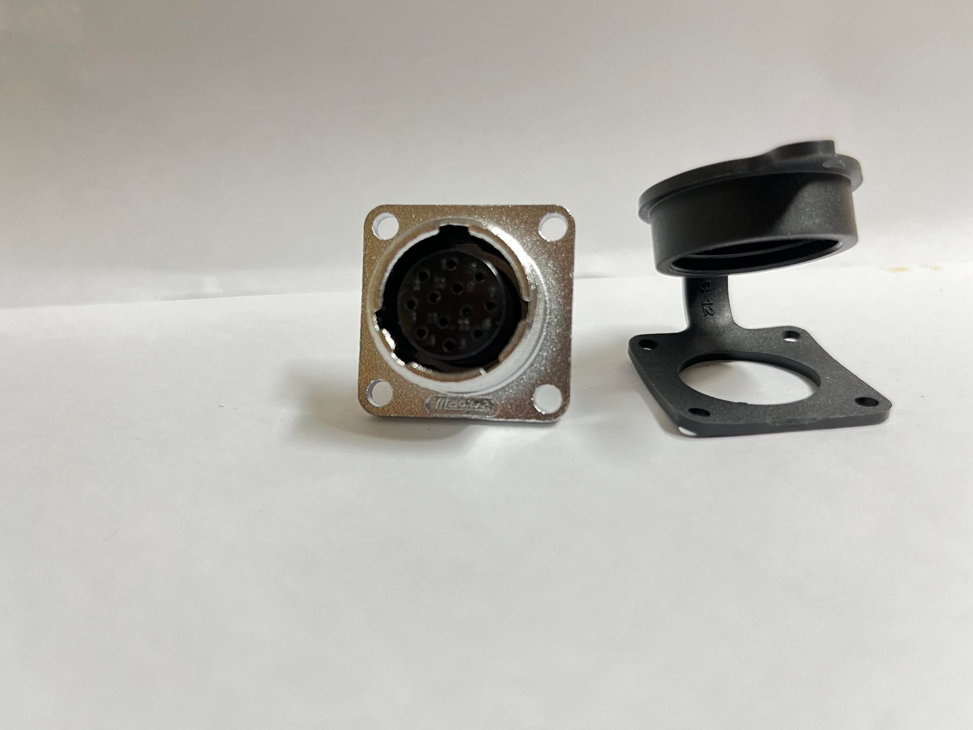 Maojwei - P20F-12B IP65 12 Pin Panel Dişi Konnektör