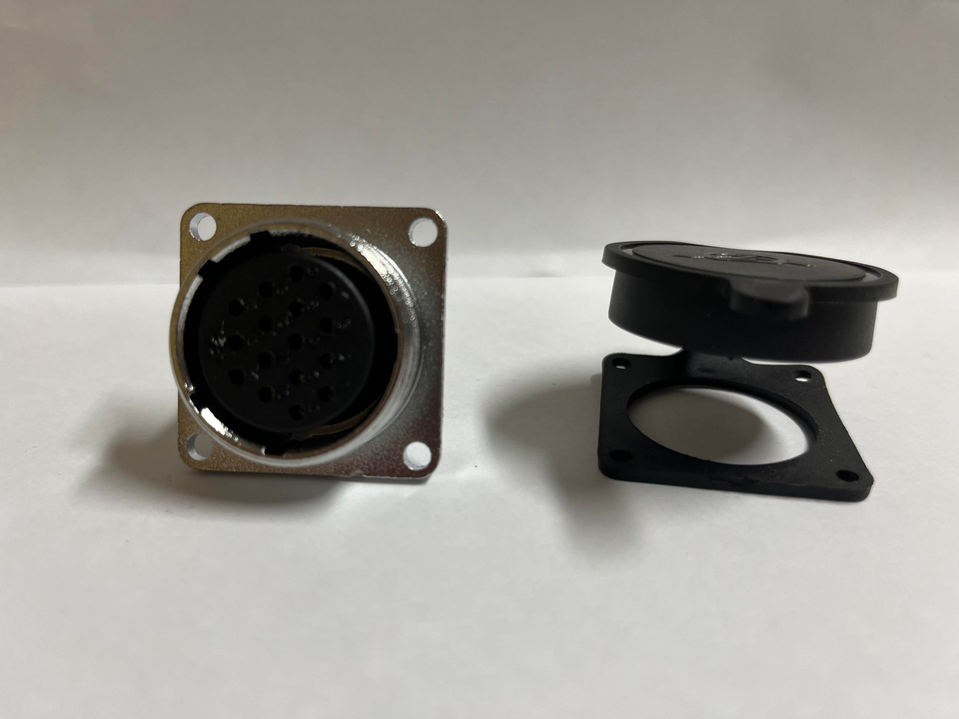Maojwei - P28F-16B IP65 16 Pin Panel Dişi Konnektör