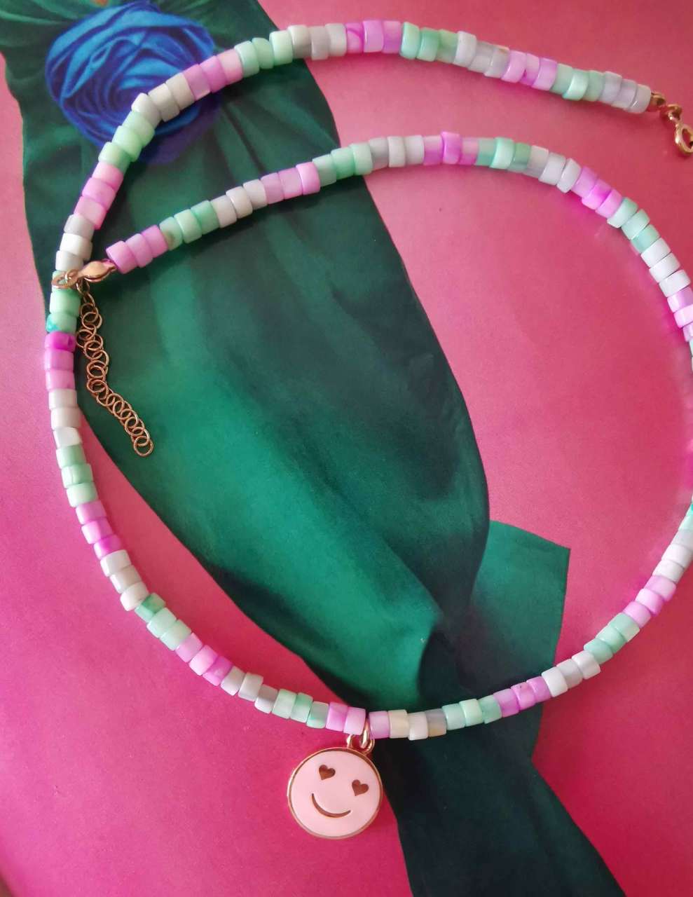 Pastel Sedef Taşlı Smile Kolye