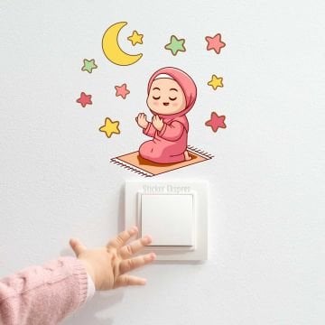 Namaz Kılan Kız Çocuk Hilal Ve Yıldızlar R3 Ramazan Priz Üstü Sticker