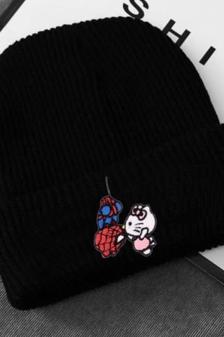 Siyah Hello Kitty And Spider-Man Kissing Bere