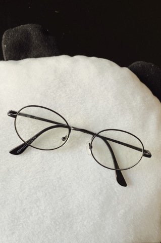 Siyah Çerçeve Oval Cam Gözlük