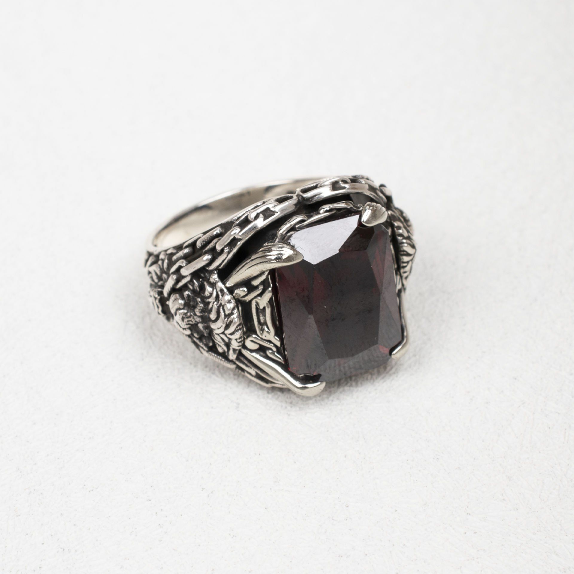 Nur Silver Kırmızı Garnet Taşlı İşlemeli Erkek Gümüş Yüzük - NUR-EY00035
