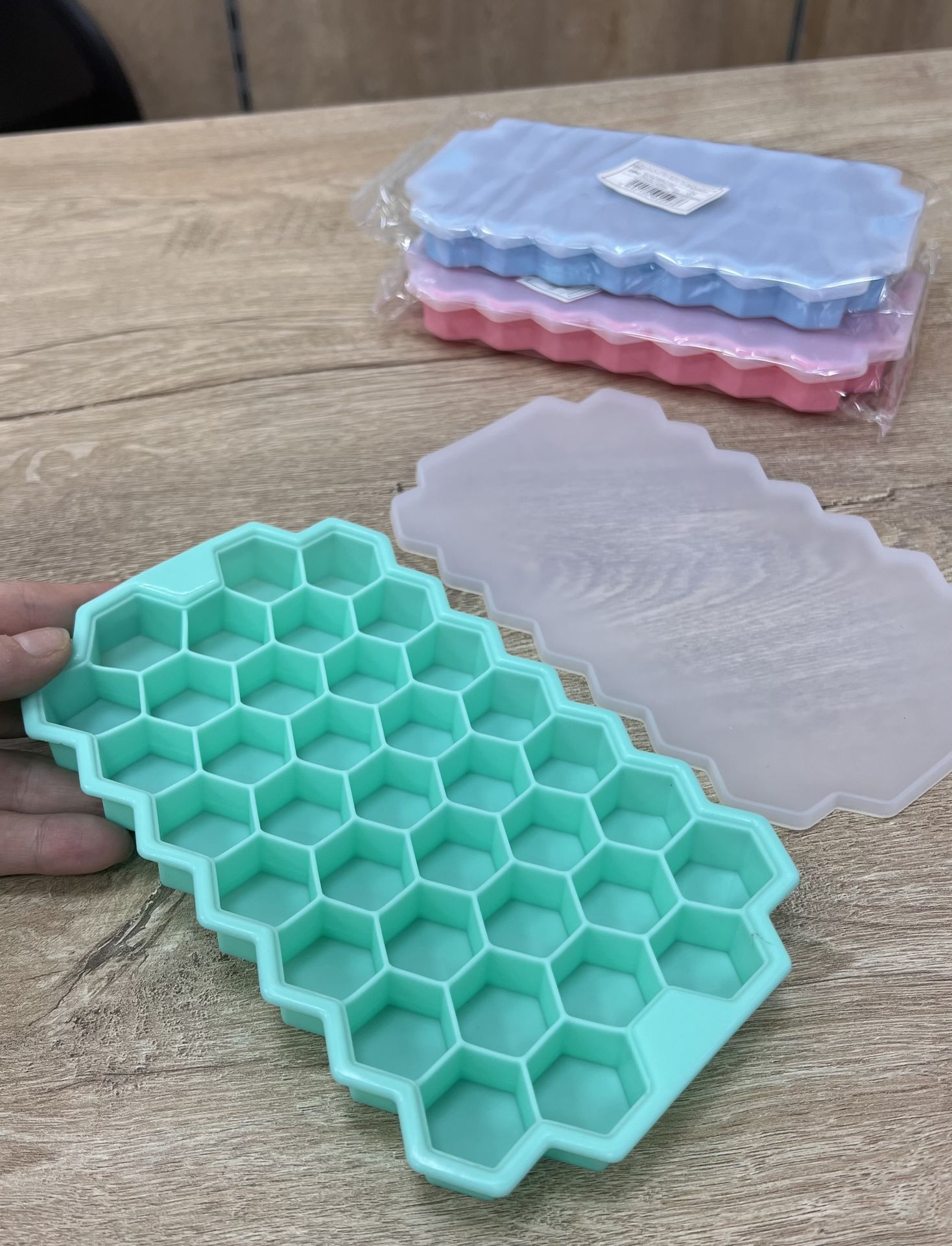 Silikon Kapaklı Silikon Buz Kalıbı (stoktaki renk gönderlir)