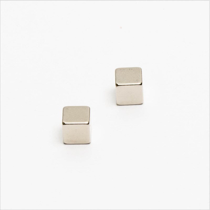 5x5x5 mm N52 Rectangular Neodymium Magnet