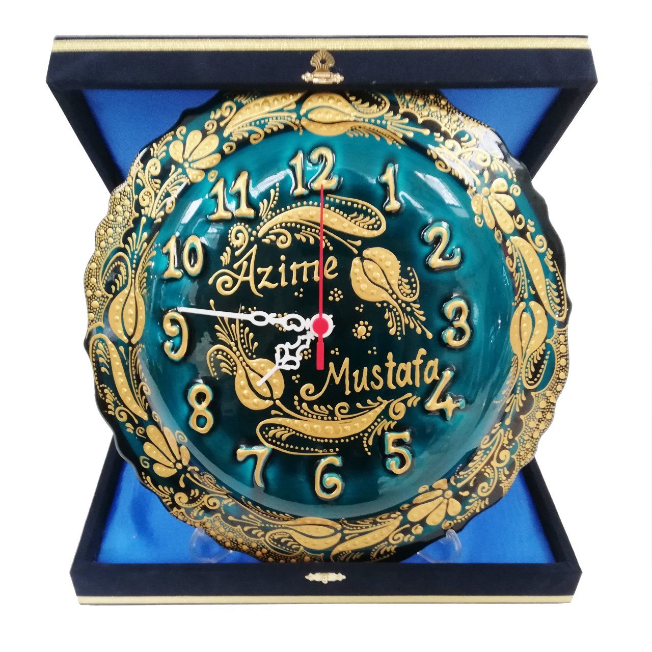 Kadife Kutulu El İşlemesi Altın Yaldızlı İsimli 30 cm Saat