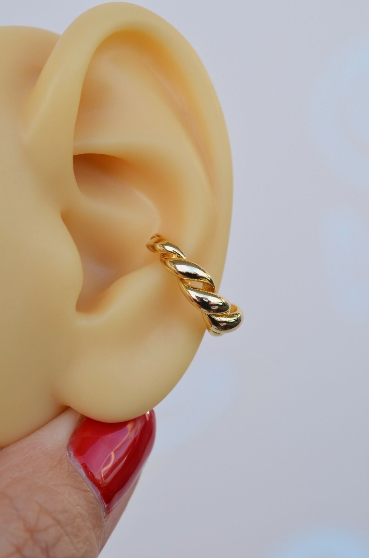 Gold Burgulu Earcuff Sıkıştırmalı Kıkırdak Küpesi