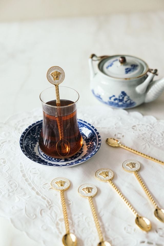 6'lı Antik Yunan İlhamlı Beyaz & Altın Renkli Dekoratif Çay Kaşığı Seti