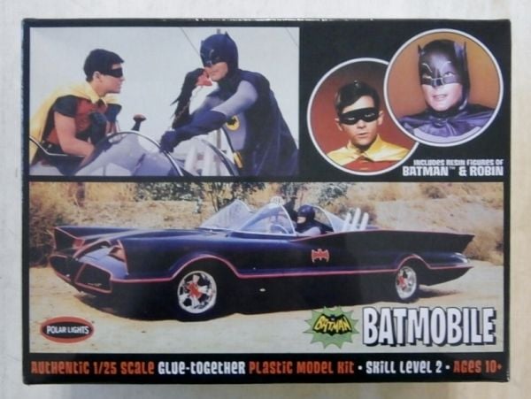 1/25 1966  BATMOBILE W/BATMAN&ROBIN