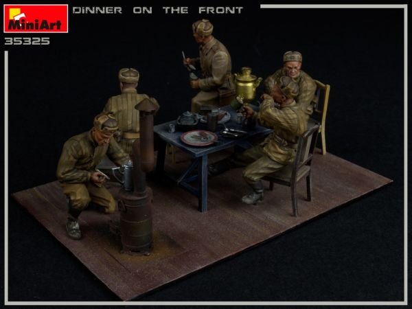 1/35 DINNER ON THE FRONT