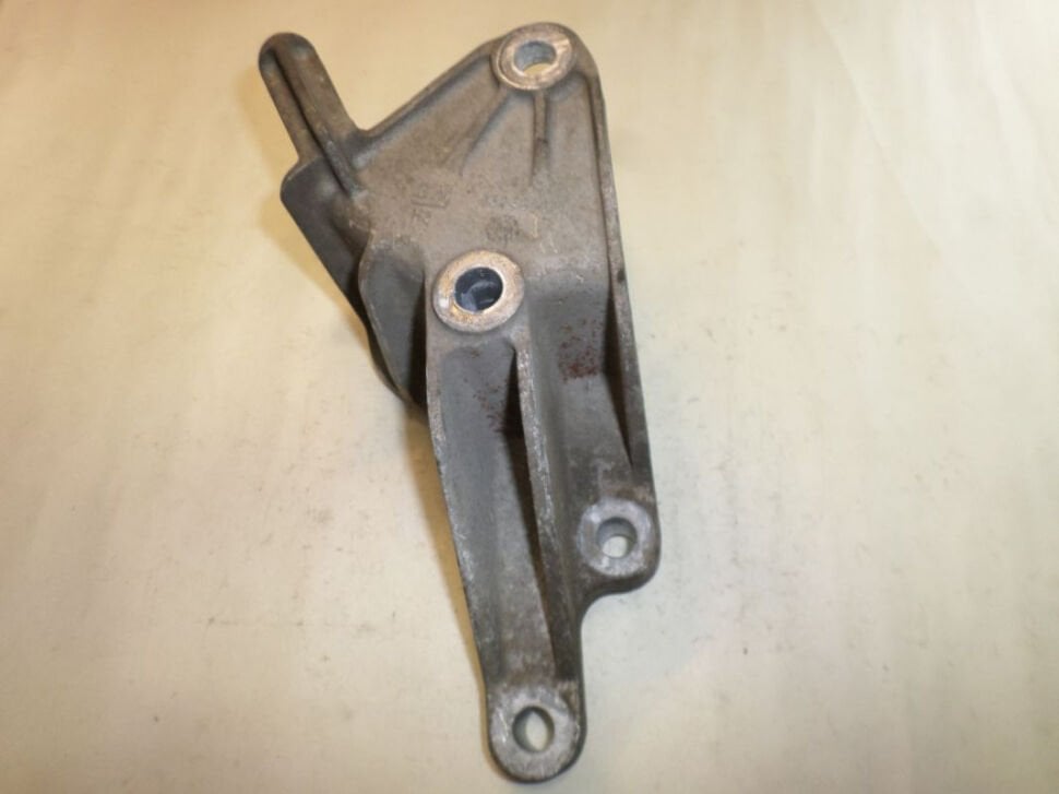MOTOR KULAK ALT ARKA BRAKETİ CRUZE/ASTRA.J